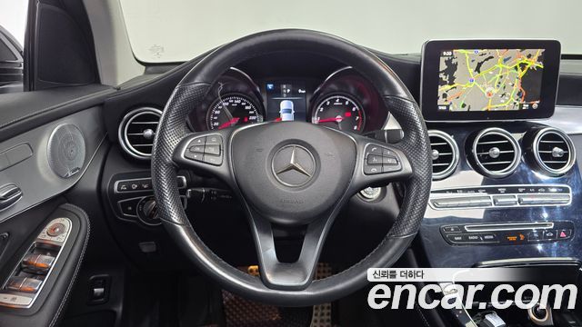 Mercedes-Benz GLC-Class GLC300 4MATIC AMG Line