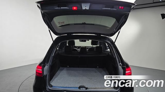 Mercedes-Benz GLC-Class GLC300 4MATIC AMG Line