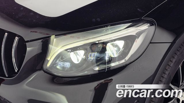 Mercedes-Benz GLC-Class GLC300 4MATIC AMG Line