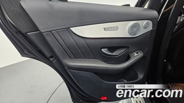 Mercedes-Benz GLC-Class GLC300 4MATIC AMG Line