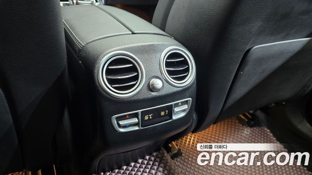 Mercedes-Benz GLC-Class GLC300 4MATIC AMG Line
