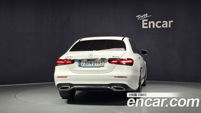 Mercedes-Benz E-Class E220d 4MATIC AMG Line