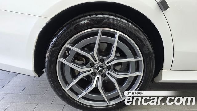 Mercedes-Benz E-Class E220d 4MATIC AMG Line