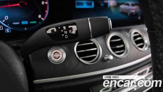 Mercedes-Benz E-Class E220d 4MATIC AMG Line