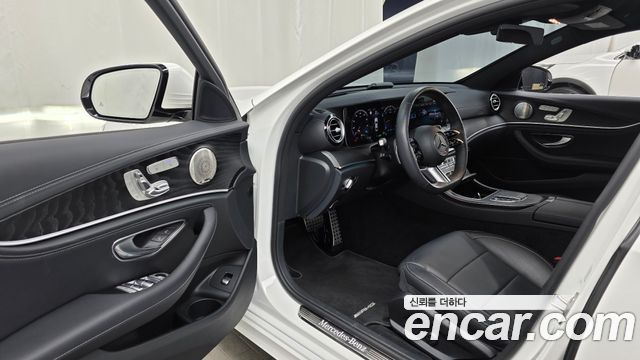 Mercedes-Benz E-Class E220d 4MATIC AMG Line