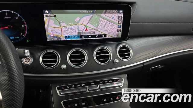 Mercedes-Benz E-Class E220d 4MATIC AMG Line