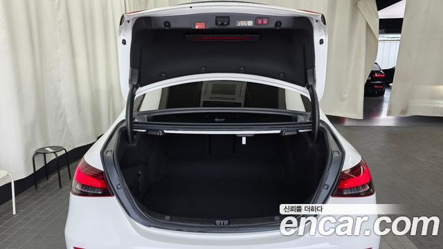 Mercedes-Benz E-Class E220d 4MATIC AMG Line
