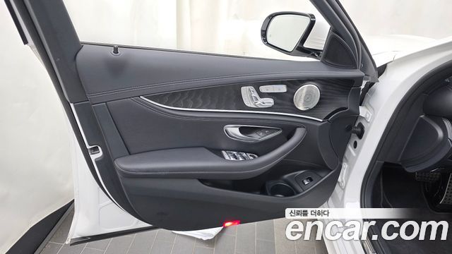 Mercedes-Benz E-Class E220d 4MATIC AMG Line