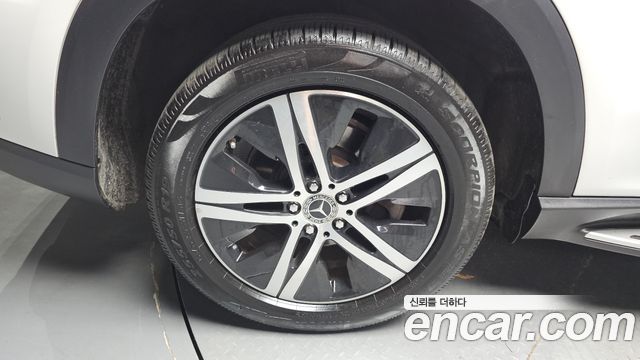 Mercedes-Benz GLE-Class GLE300d 4MATIC