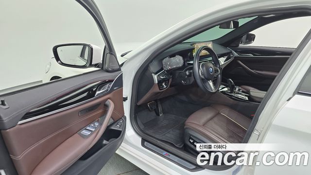 BMW 5-Series 530e M Sport