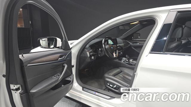 BMW 5-Series 520d M Sport Package Plus