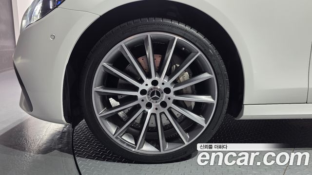 Mercedes-Benz E-Class E350 4MATIC AMG Line