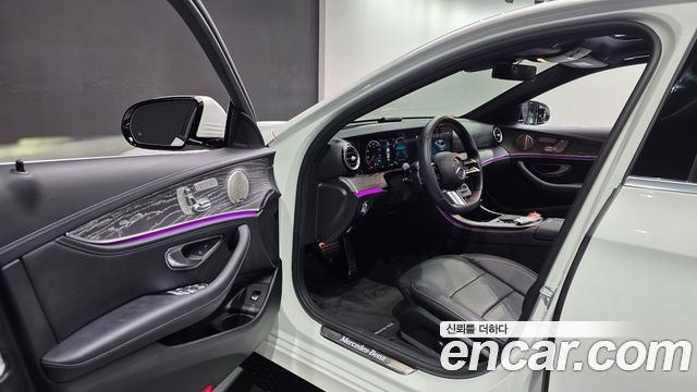 Mercedes-Benz E-Class E350 4MATIC AMG Line