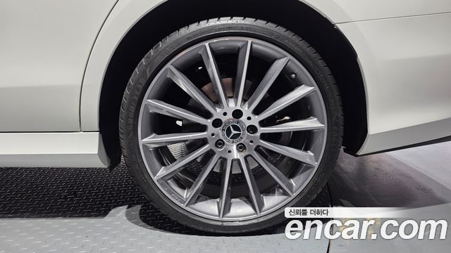 Mercedes-Benz E-Class E350 4MATIC AMG Line