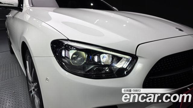 Mercedes-Benz E-Class E350 4MATIC AMG Line