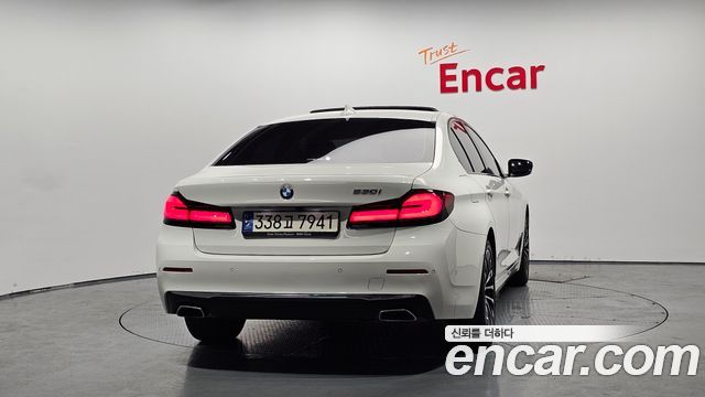BMW 5-Series 530i Luxury