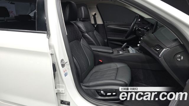 BMW 5-Series 530i Luxury