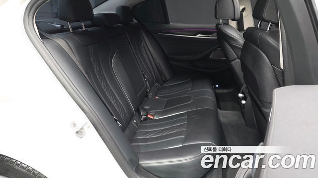 BMW 5-Series 530i Luxury