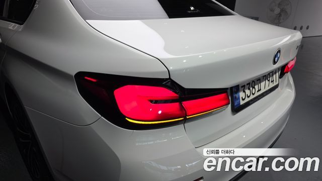 BMW 5-Series 530i Luxury