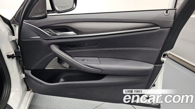 BMW 5-Series 530i Luxury