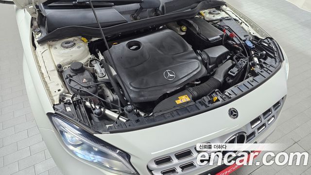 Mercedes-Benz GLA-Class GLA220