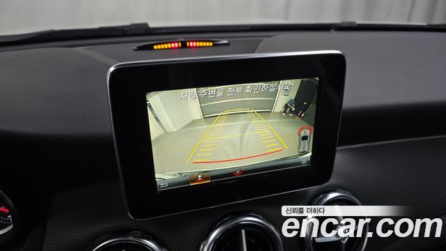 Mercedes-Benz GLA-Class GLA220