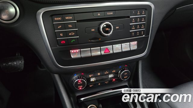 Mercedes-Benz GLA-Class GLA220