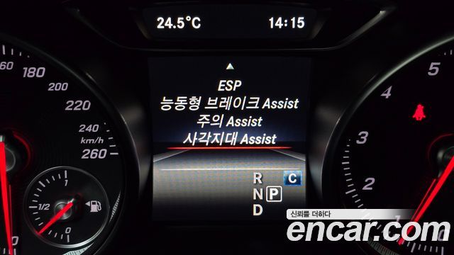 Mercedes-Benz GLA-Class GLA220