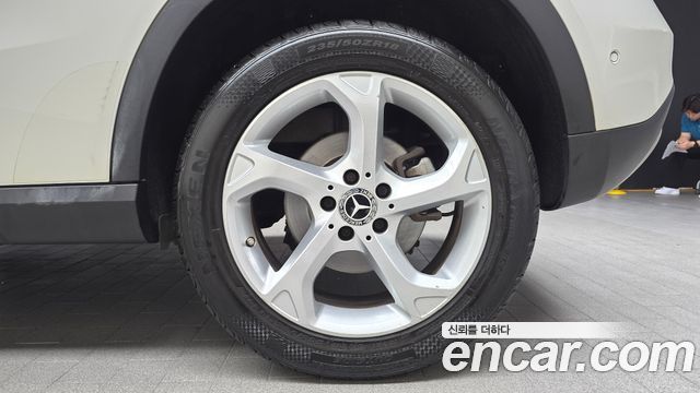 Mercedes-Benz GLA-Class GLA220