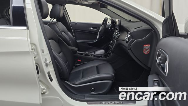 Mercedes-Benz GLA-Class GLA220