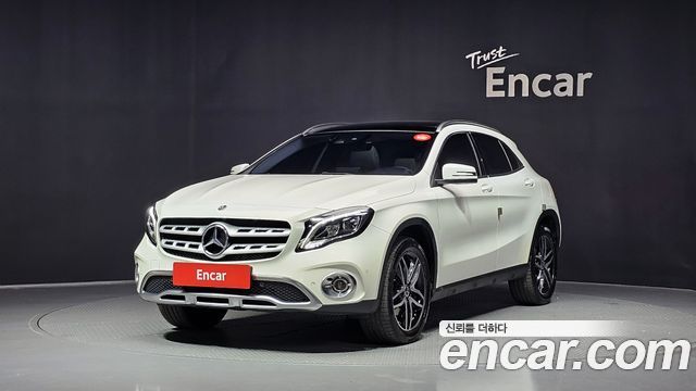 Mercedes-Benz GLA-Class GLA220 Premium