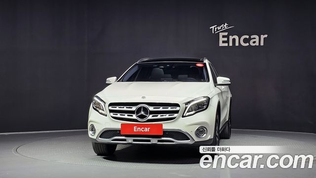 Mercedes-Benz GLA-Class GLA220 Premium