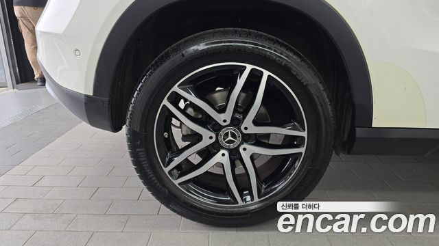 Mercedes-Benz GLA-Class GLA220 Premium