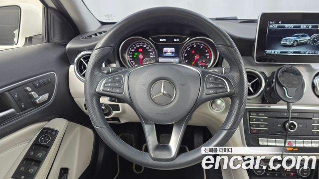 Mercedes-Benz GLA-Class GLA220 Premium