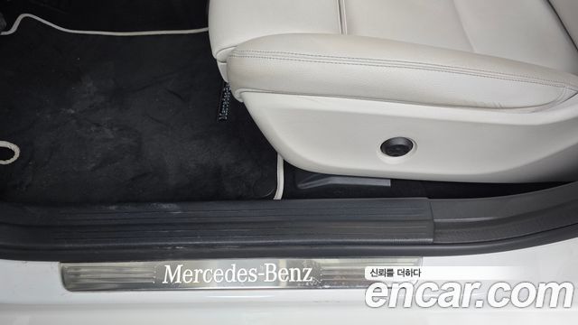 Mercedes-Benz GLA-Class GLA220 Premium