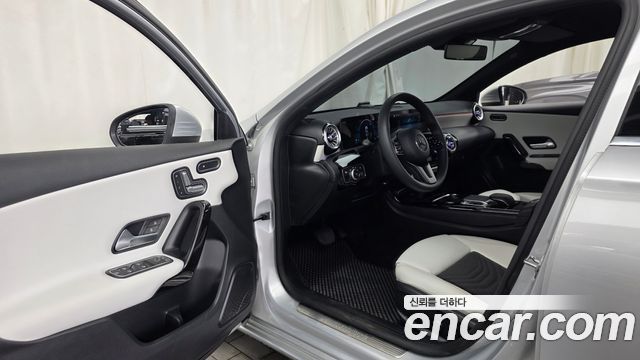 Mercedes-Benz A-Class A220 Hatchback
