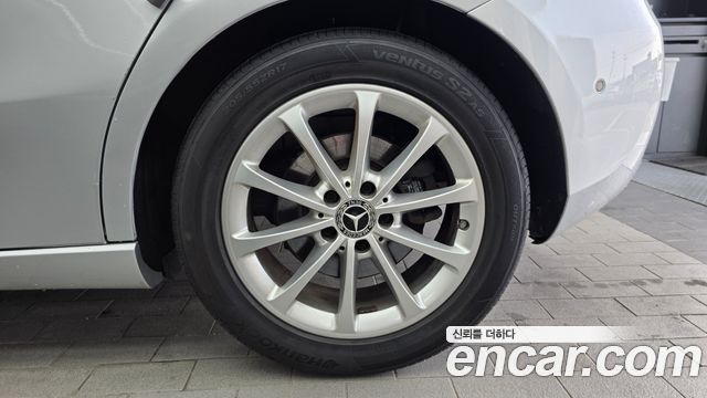 Mercedes-Benz A-Class A220 Hatchback