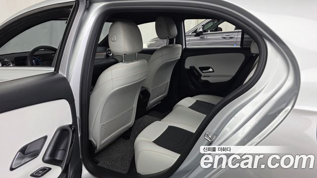 Mercedes-Benz A-Class A220 Hatchback