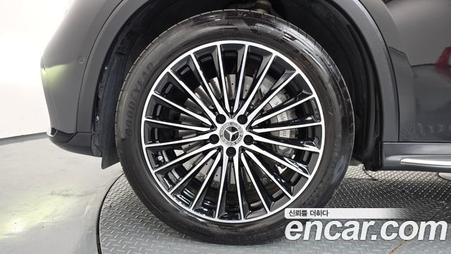 Mercedes-Benz GLC-Class GLC300 4MATIC AMG Line