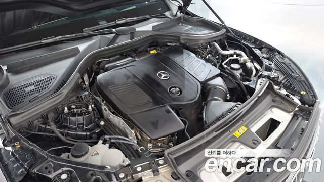 Mercedes-Benz GLC-Class GLC300 4MATIC AMG Line