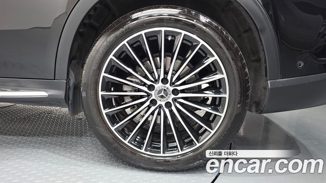 Mercedes-Benz GLC-Class GLC300 4MATIC AMG Line