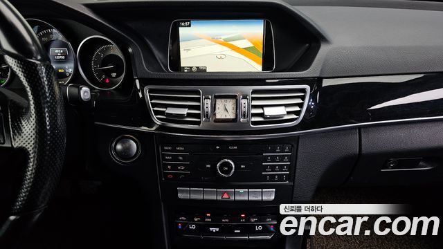 Mercedes-Benz E-Class E250 BlueTec 4MATIC AV