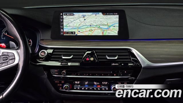 BMW 5-Series 530i xDrive M Sport Package Plus
