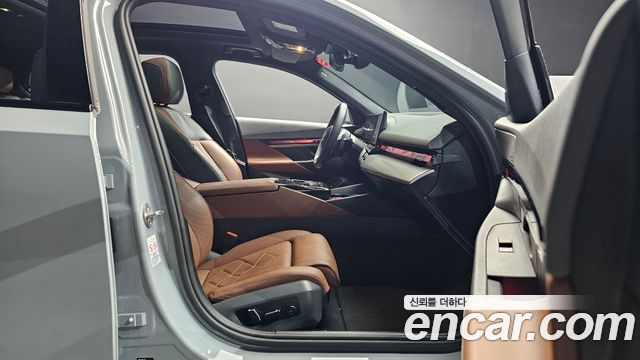 BMW 5-Series 530i xDrive M Sport