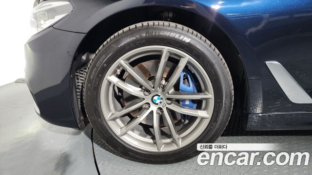BMW 5-Series 530i M Sport Package
