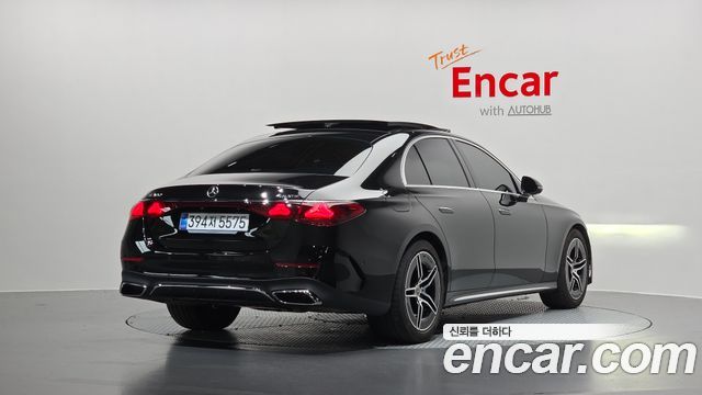 Mercedes-Benz E-Class E300 4MATIC AMG Line