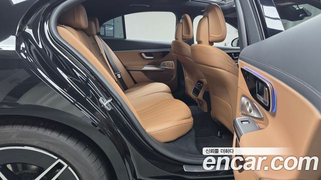 Mercedes-Benz E-Class E300 4MATIC AMG Line