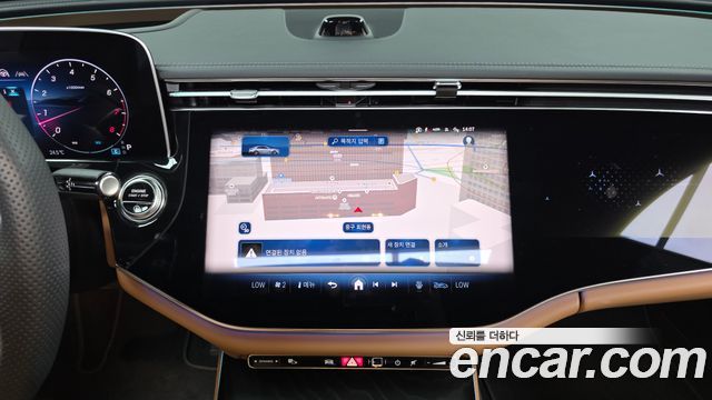 Mercedes-Benz E-Class E300 4MATIC AMG Line
