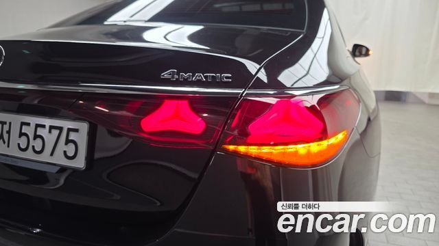 Mercedes-Benz E-Class E300 4MATIC AMG Line
