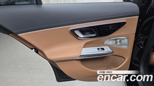 Mercedes-Benz E-Class E300 4MATIC AMG Line
